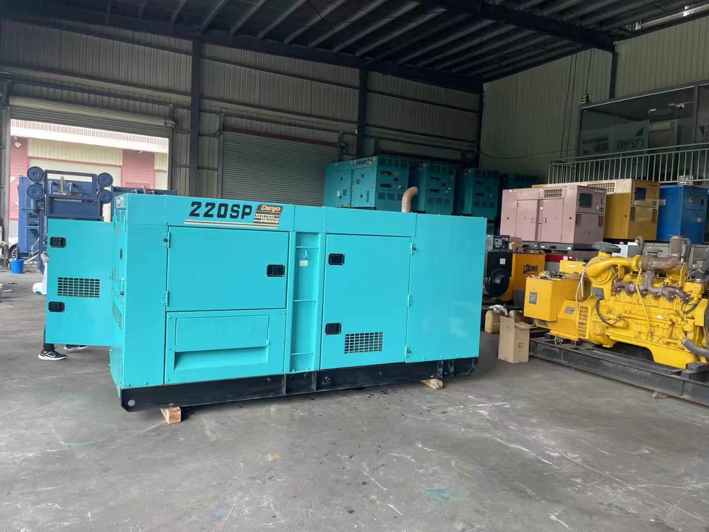 炉霍柴油发电机组长期不间断运行时，如何监控其温度和压力？