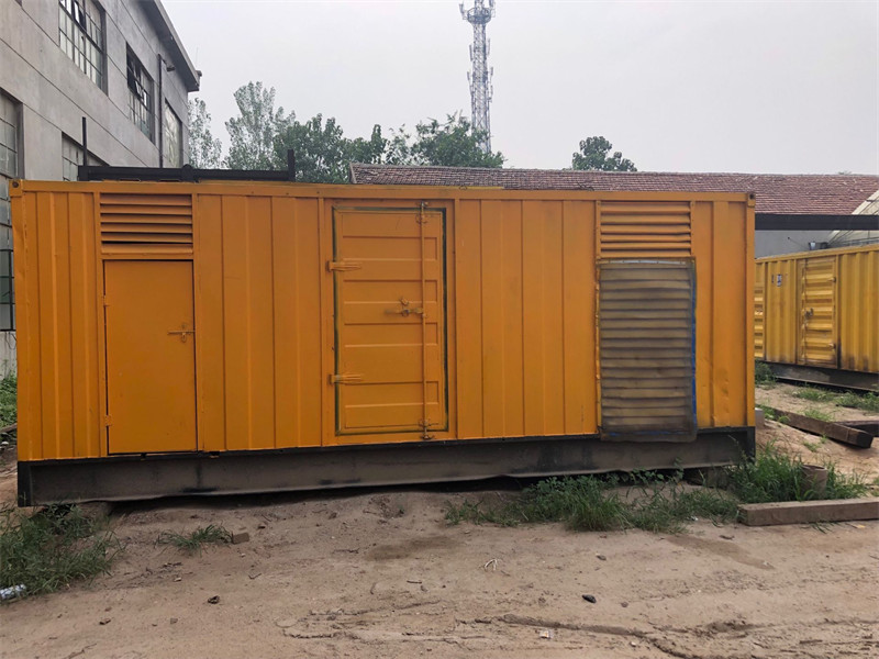 炉霍发电机出租进行负载测试时，电瓶电量不足的具体判断标准是什么？